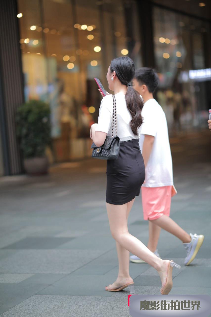 简单穿着 长腿美的迷人3A1011[159M]