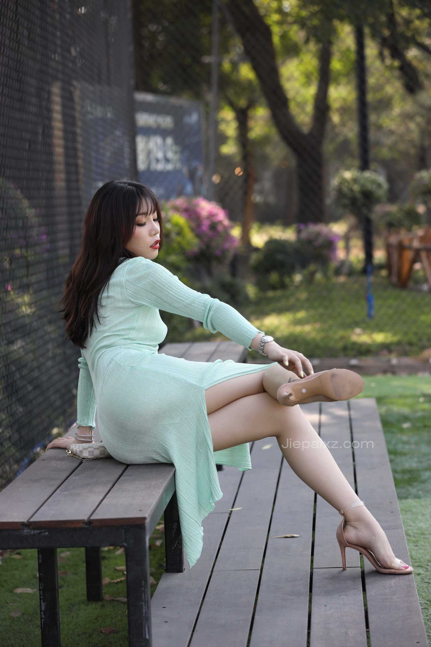 绿裙美女 【套图+视频】