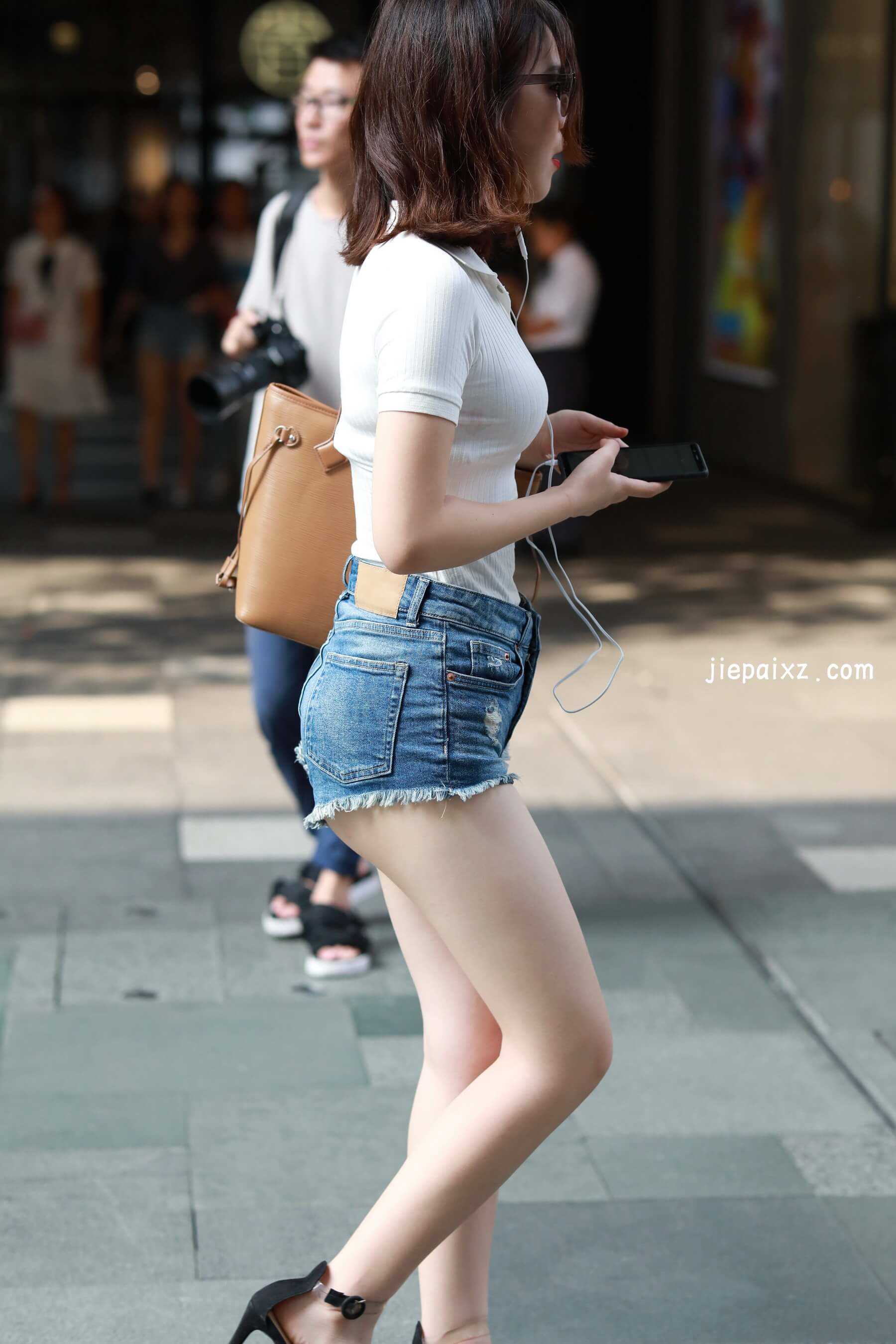 书店热裤小妹 【套图+视频】