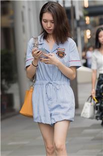 玩手机的美女3A683[749M]