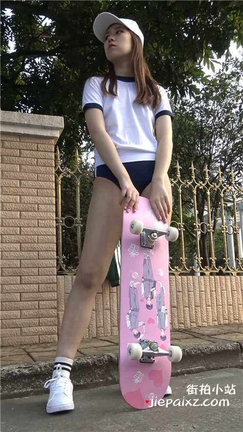 邻家滑板小妹【视频】