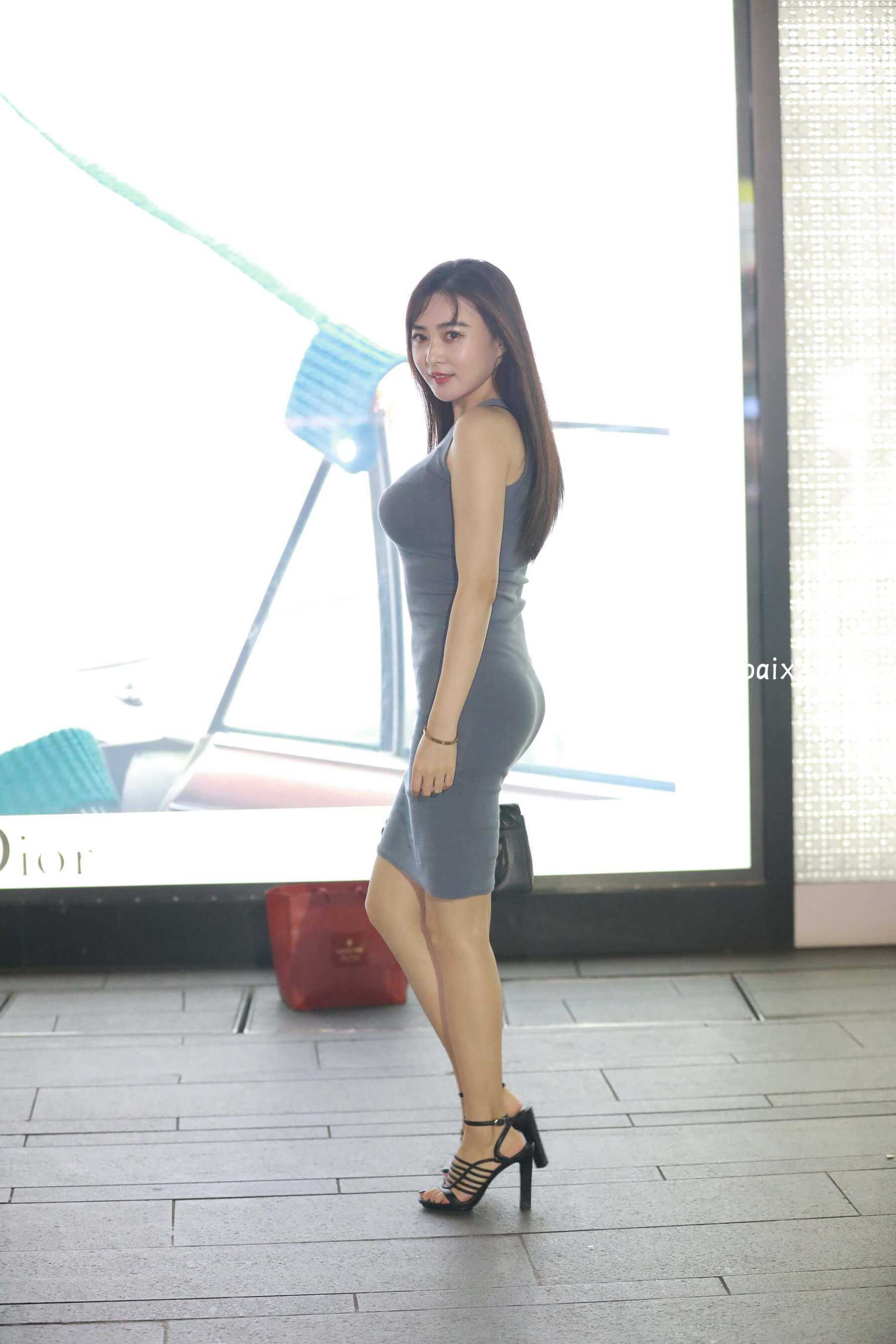 夜拍极品少妇【套图+视频】