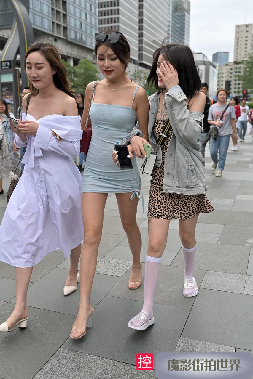 吊带抹胸紧身包屯裙高跟美女3A490[2.3G]