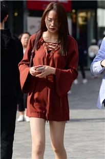 肉丝大长腿美女3A433[240M]