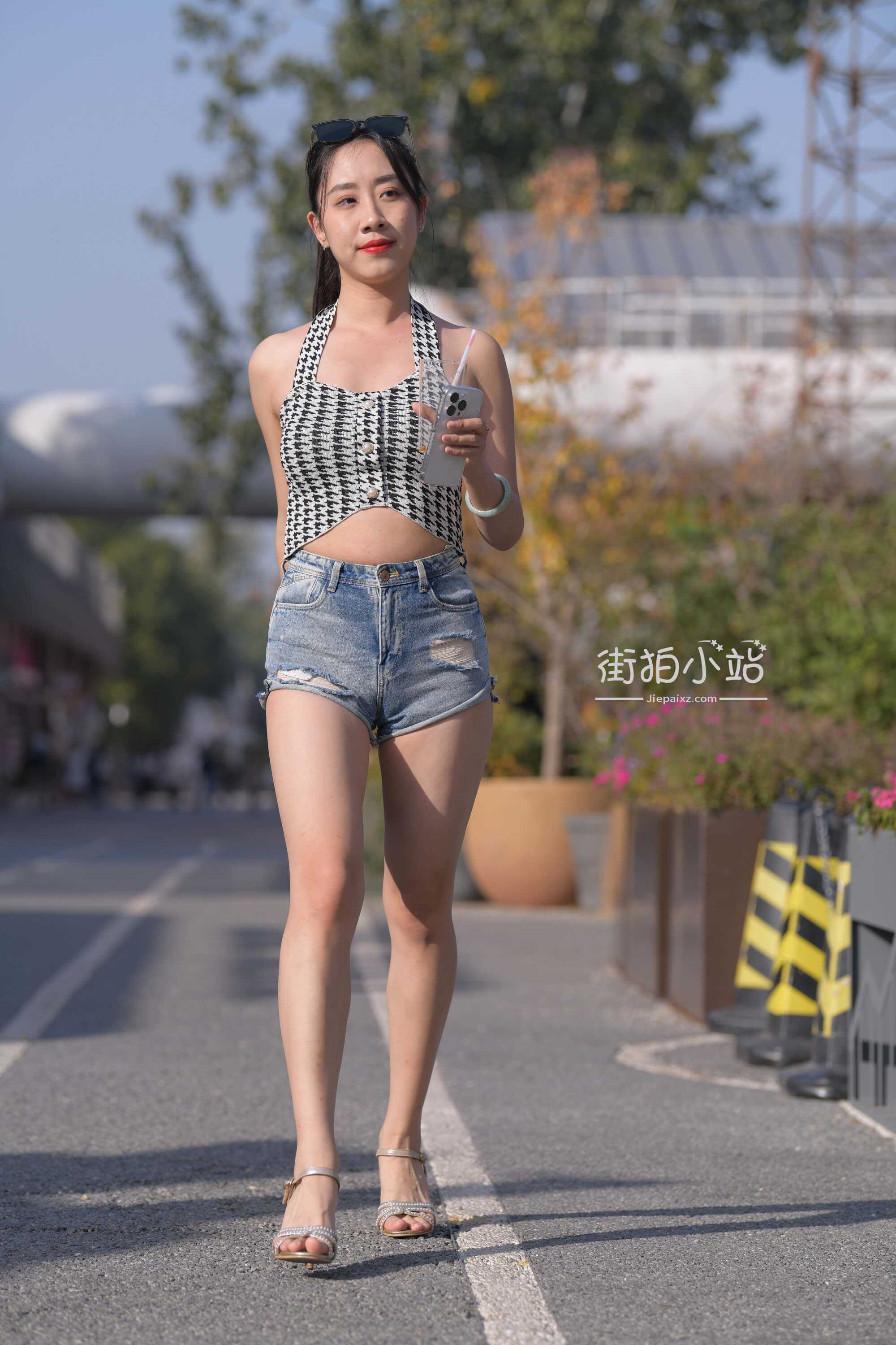 [一始专区] 牛仔热裤美女 【图片➕视频】