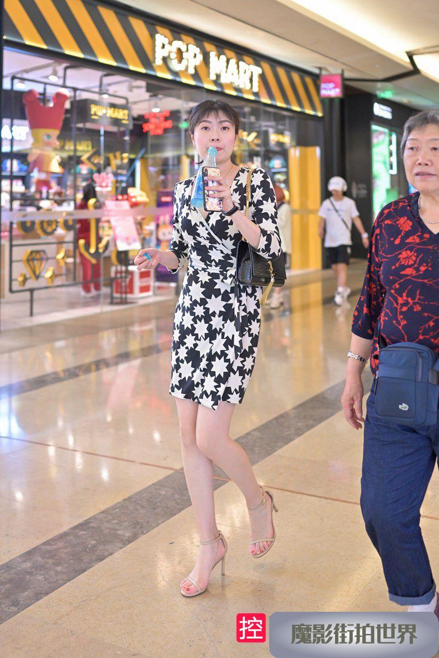 连衣裙高跟美腿好诱惑3A626[398M]