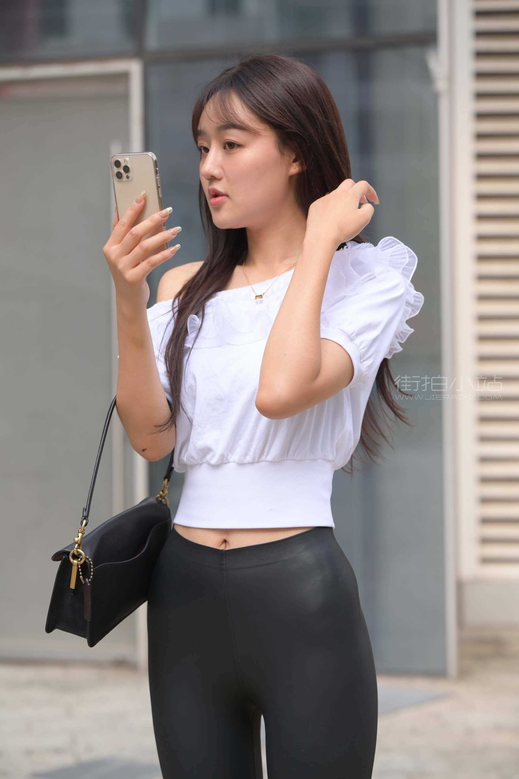 [魂魂专区] 只是朋友吗？ 【图片➕视频】