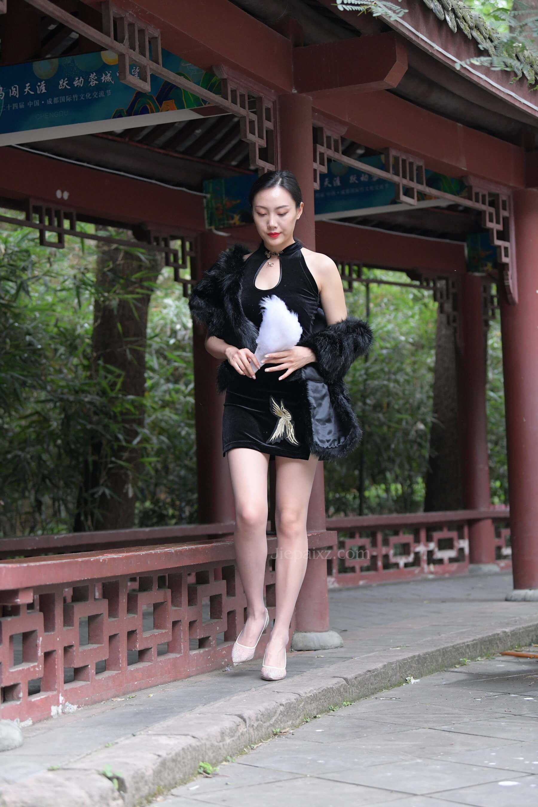 性感黑色短裙丝袜美女 【图片➕视频】