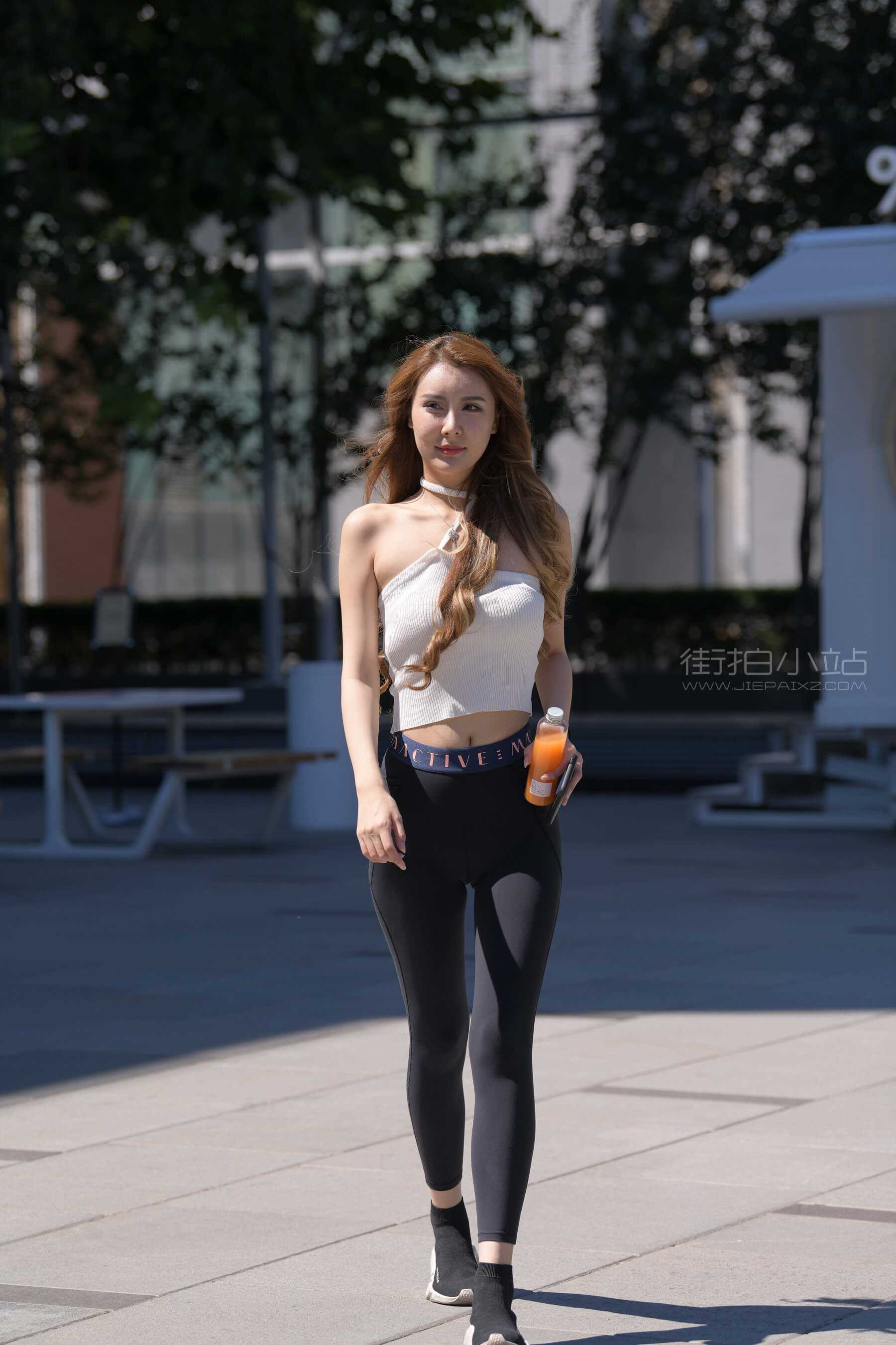 [一只麋鹿专区] 黑色紧身裤美女 【图片➕视频】