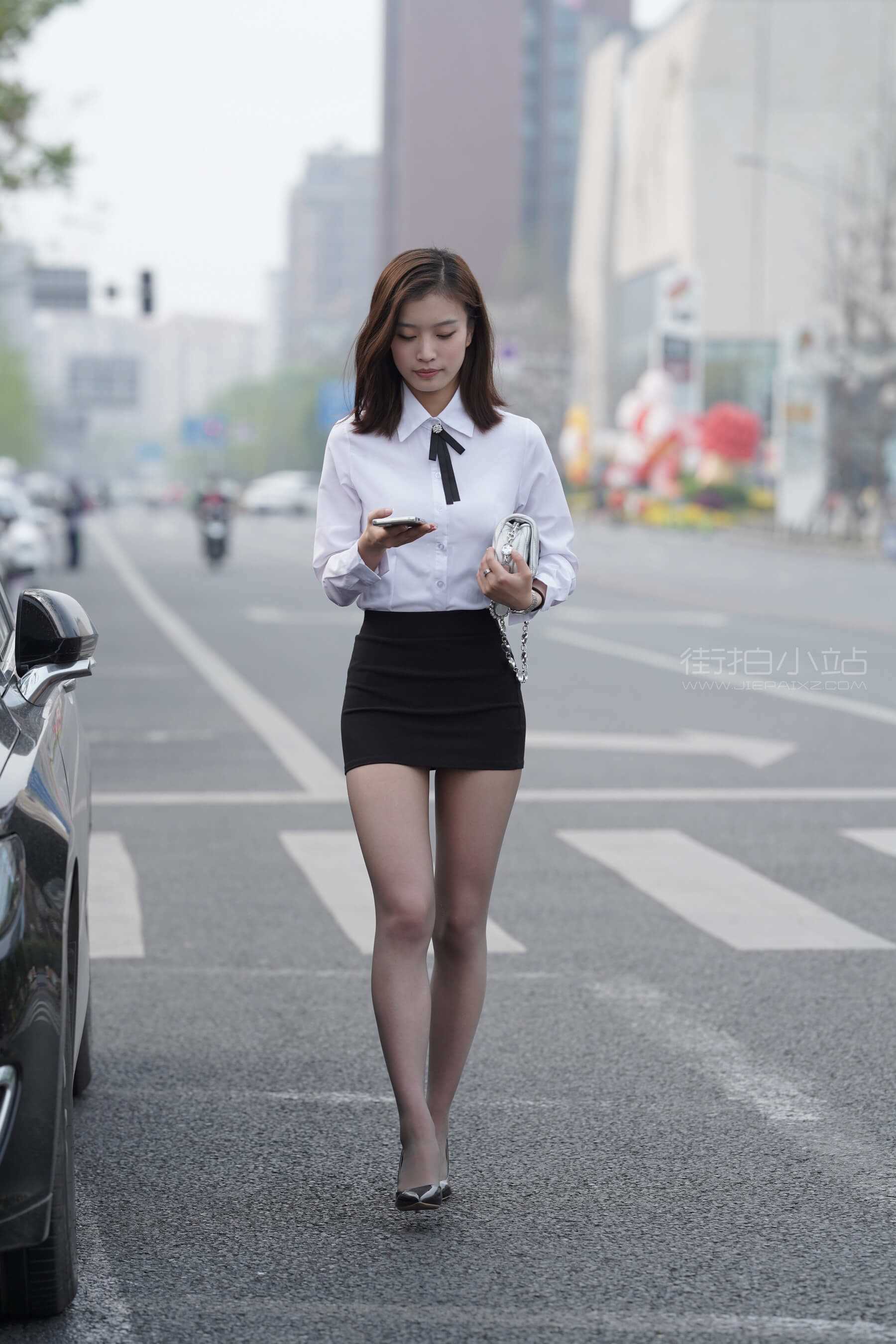 白衬衫制服小姐姐 【图片➕视频】