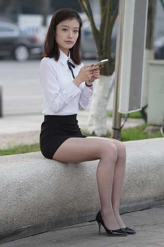 白衬衫制服小姐姐 【图片➕视频】
