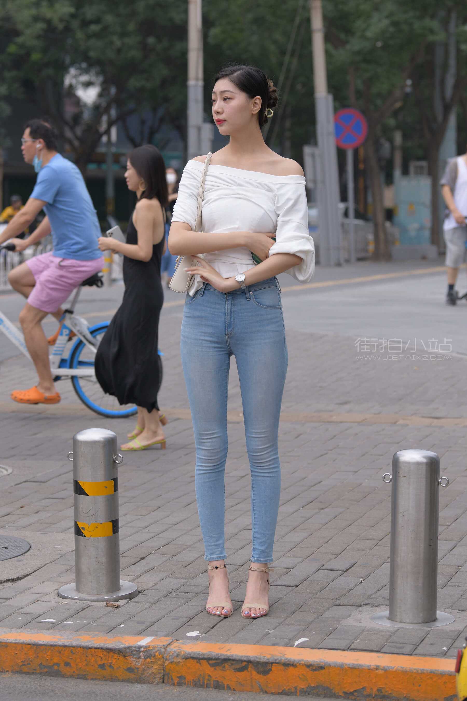[一只麋鹿专区] 高挑的紧牛美女 【图片➕视频】
