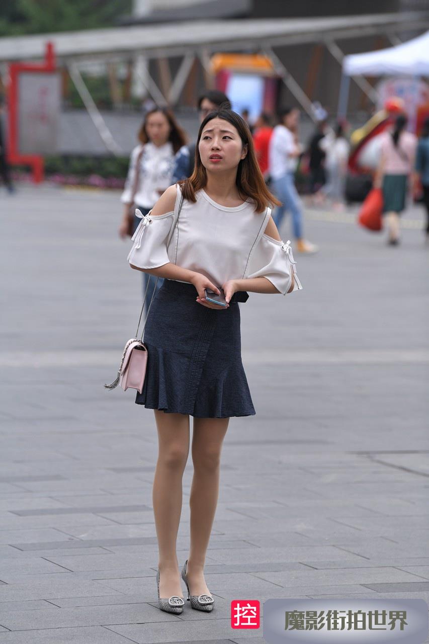 肉丝小姐姐独自逛街3A328[367M]