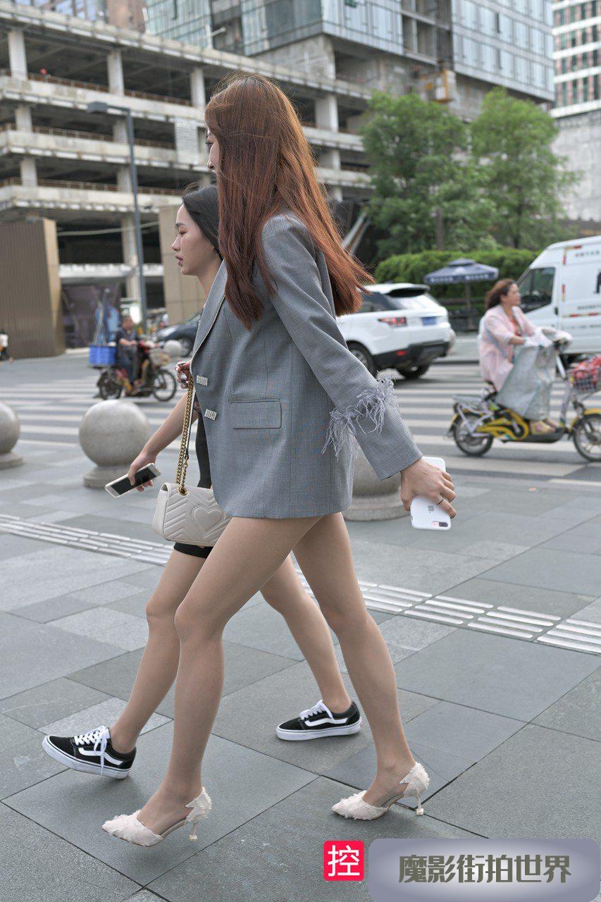 难得见到这么美的肉丝高跟大长腿美女3A321[2.34G]