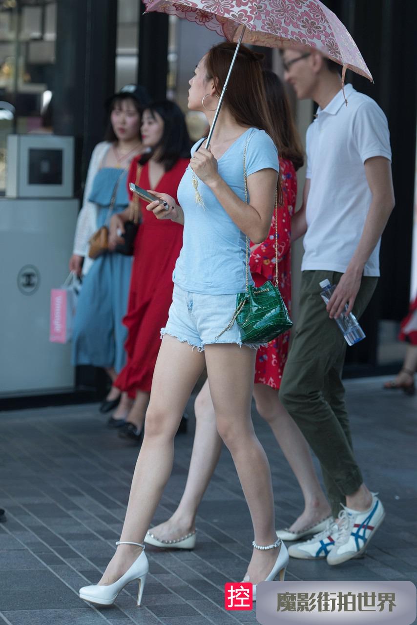 肉丝白高大长腿热裤美女3A342[317M]