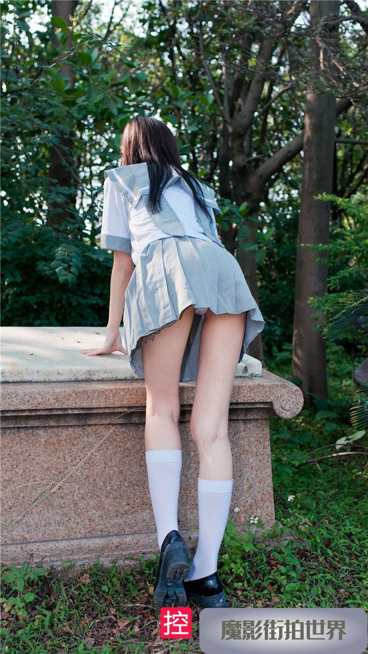 日系JK绝对领域郊游少女套图3A035[322P-2.36G]
