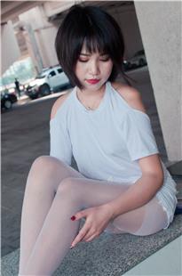 穿着大路背的白丝美女萌宝儿图片3A161[369P-2.38G]
