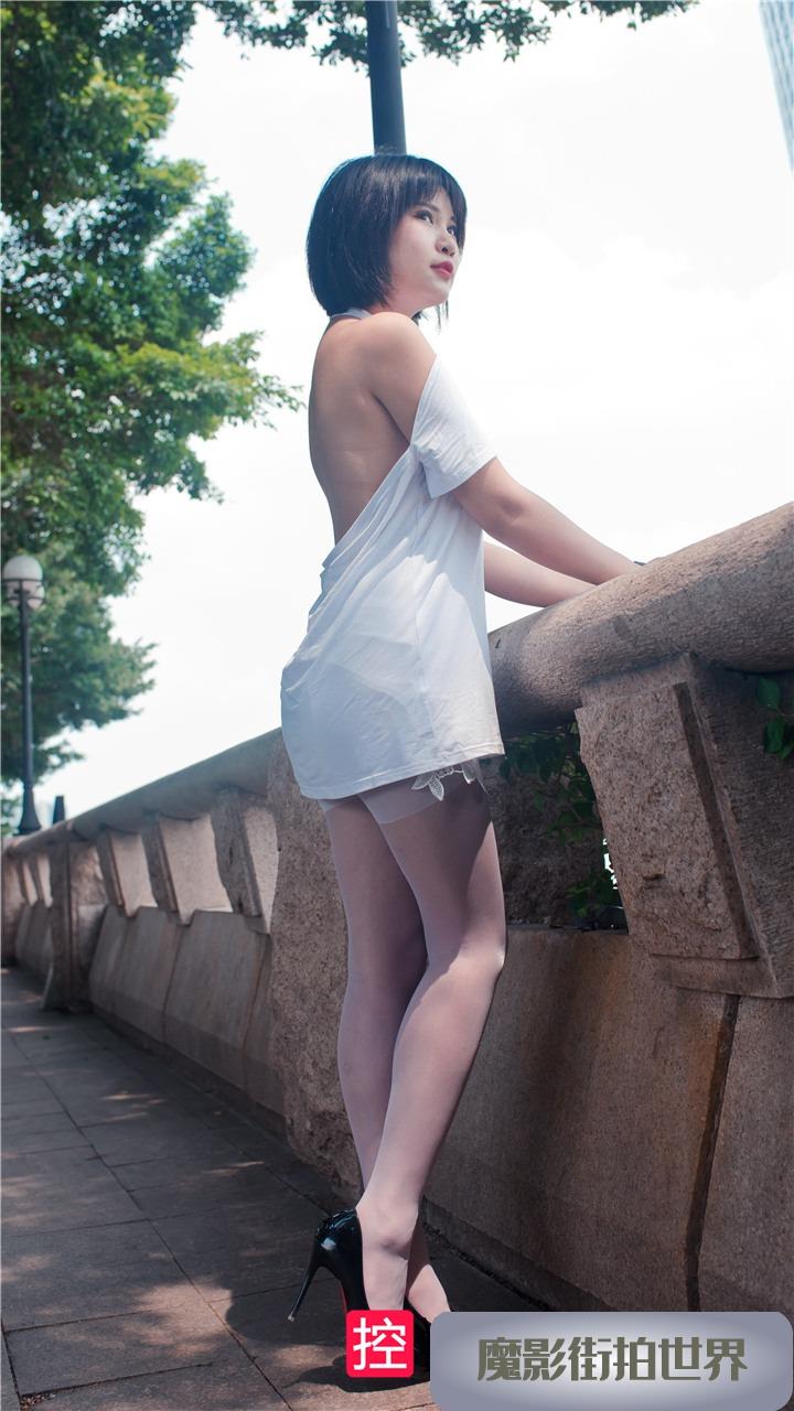 穿着大路背的白丝美女萌宝儿图片3A161[369P-2.38G]