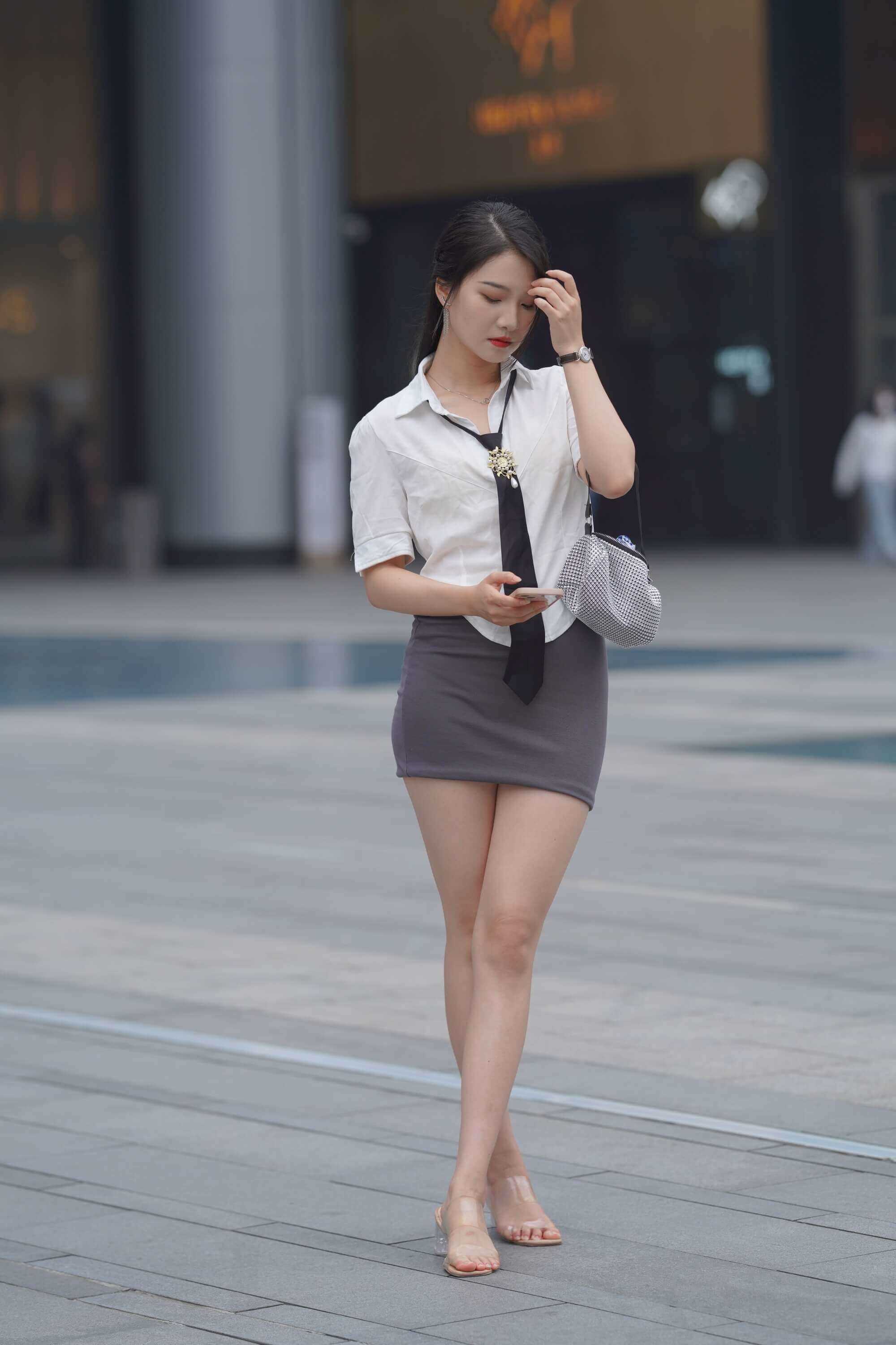 [kaine专区] 制服气质美女 面若桃花明眸皓齿 【图片➕视频】