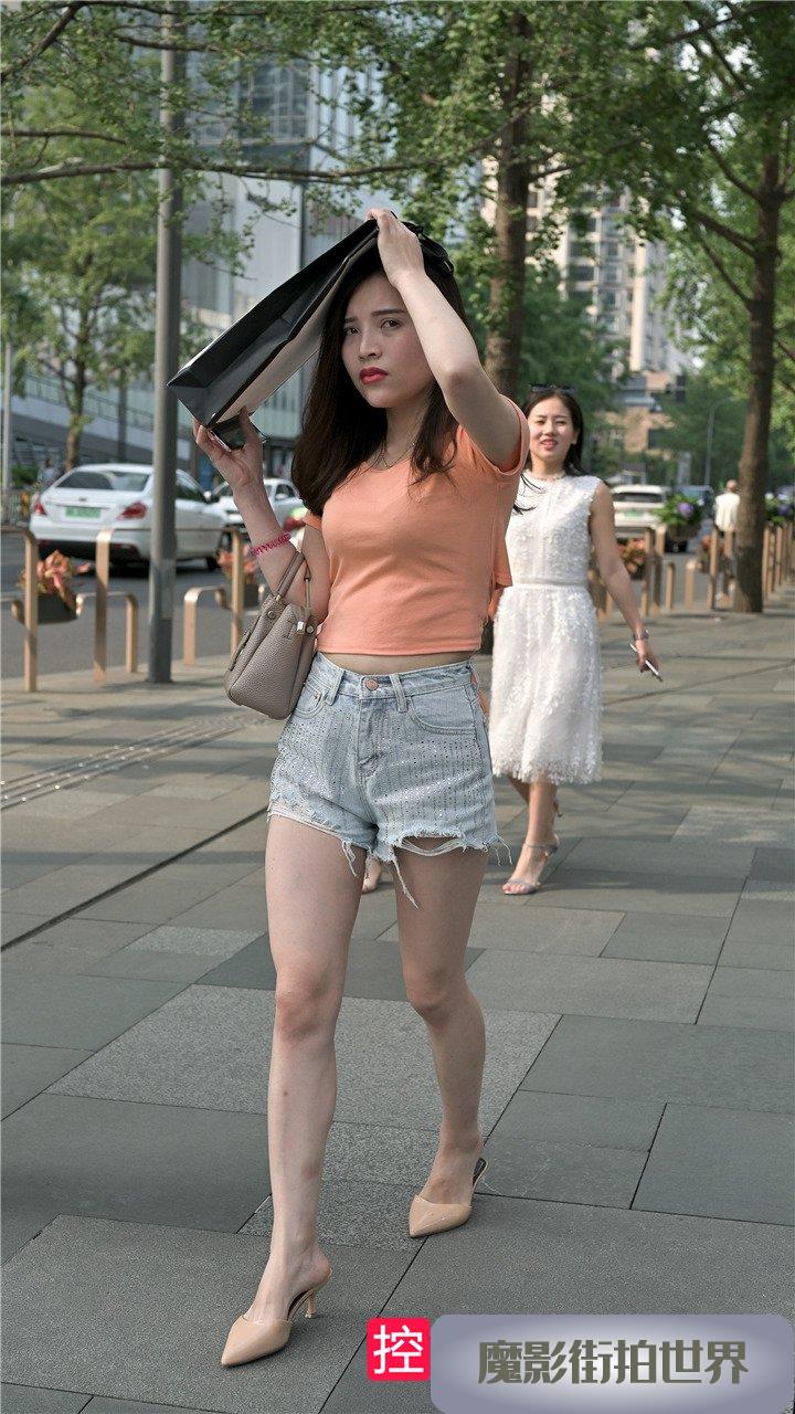 丰满热裤高跟鞋美女3A102[17P-560M]
