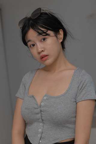 [一始专区] 喜欢看星座的女孩 【图片➕视频】