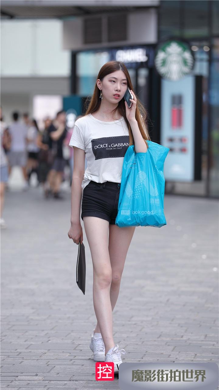纯天然的大长腿美女3A064[24P-380M]