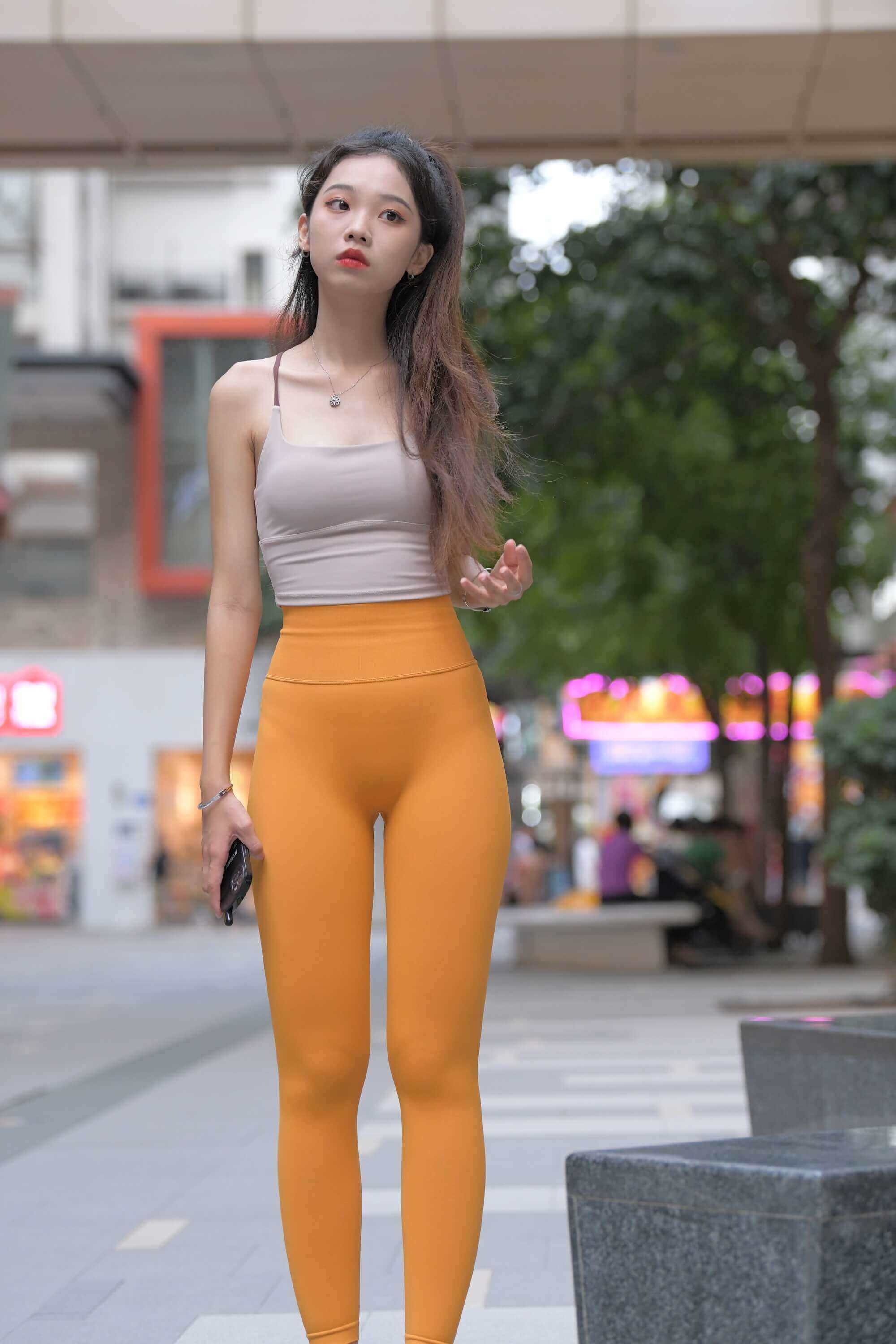 [一始专区] 黄色瑜伽裤小妹 【图片➕视频】