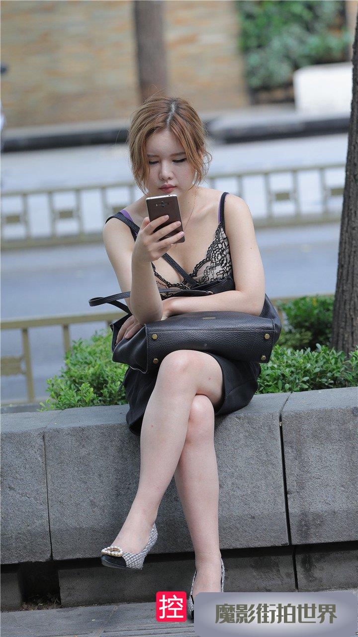 寂寞的她，你是否想上前撩她3A056[50P-539M]