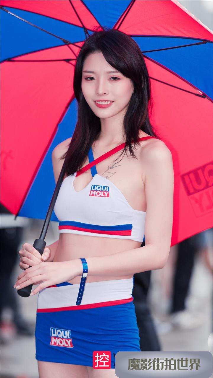 赛车道的长腿美女图片3A039[106P-809M]