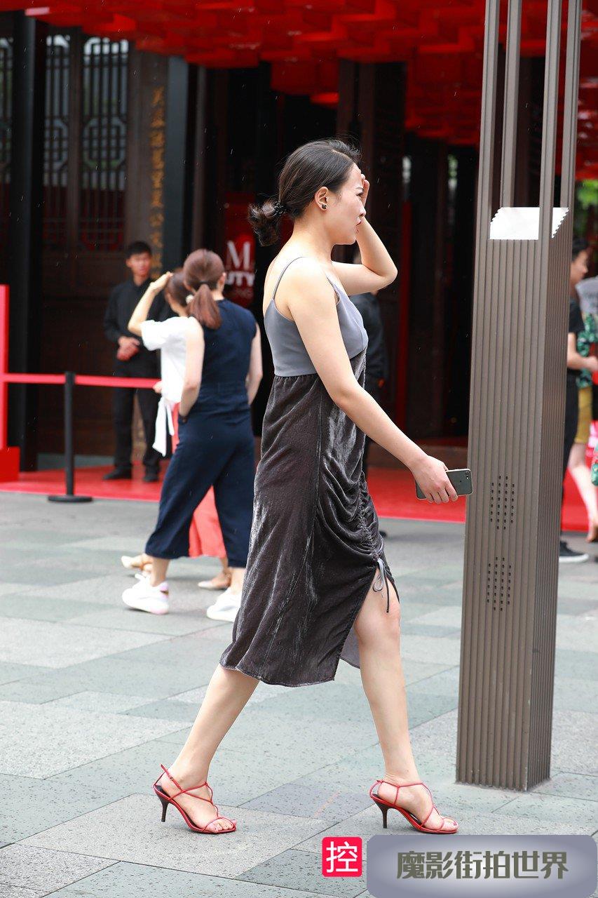 红色的玫瑰性感丰韵的女人MJ1725[227M]