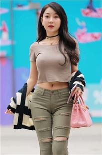 破洞牛仔裤美眉MJ516