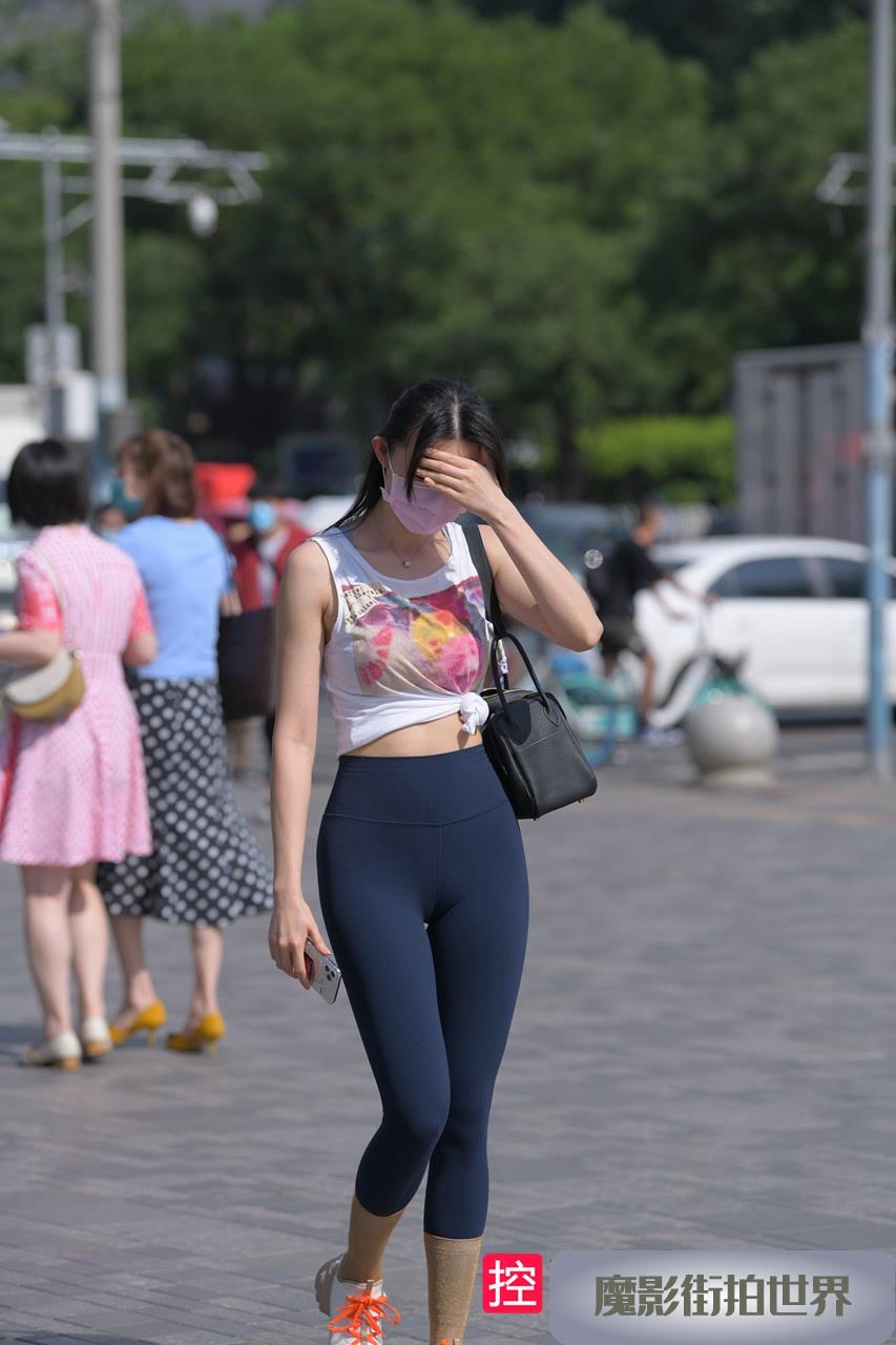 蓝色高挑紧身裤美女MJ563[979M]