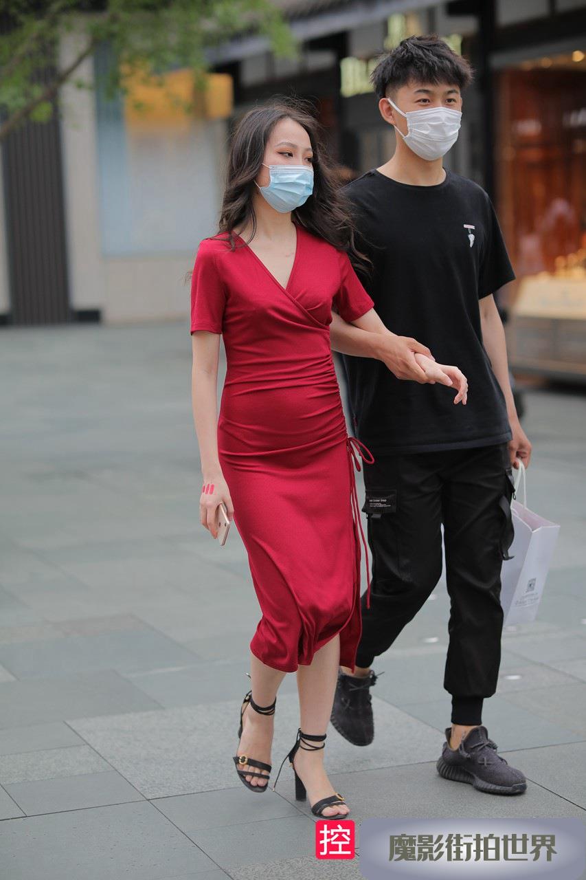 修身红裙展现女人味MJ711[298M]