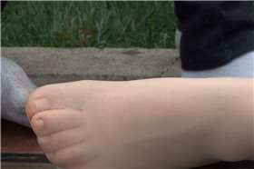 玲珑小巧的脚丫 [281 MB/MP4]