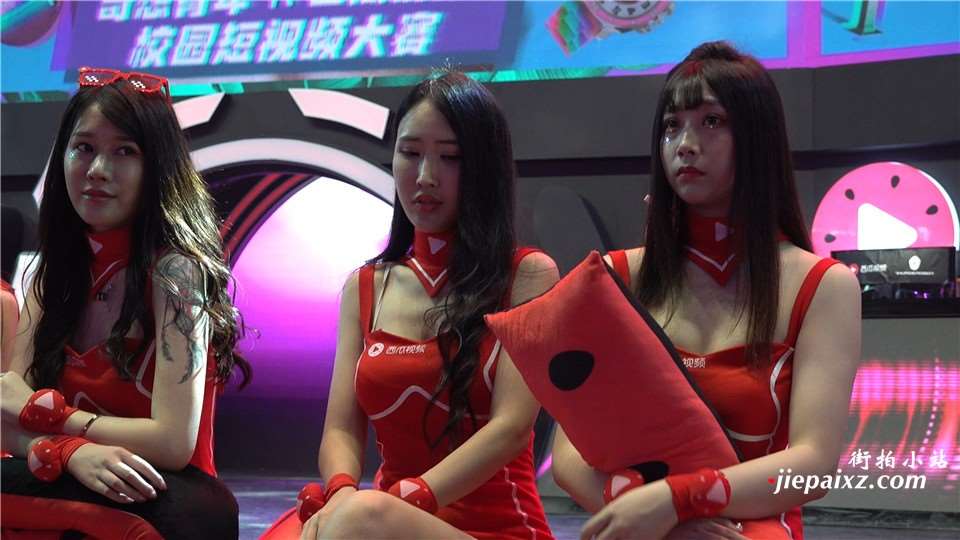 4K 2018CJ红裙美腿showgirl小姐姐  [772 MB]