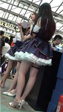 4K 2018CJ展会舞台边的高跟美腿连衣裙美少女 [1.42 GB]