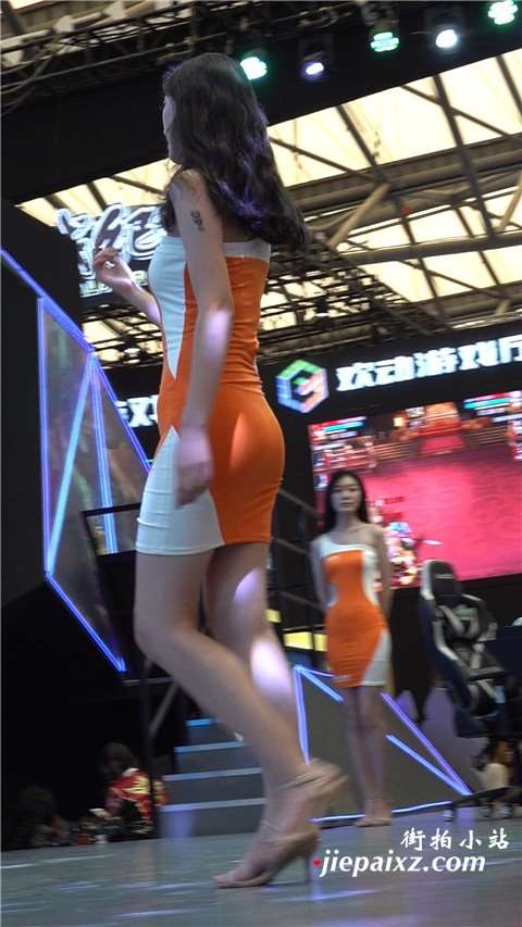 4K 2018CJ舞台上的紧身裙美女showgirl [1.78 GB]