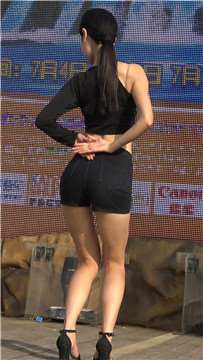 4k-身材超火辣的比基尼MM舞蹈表演。