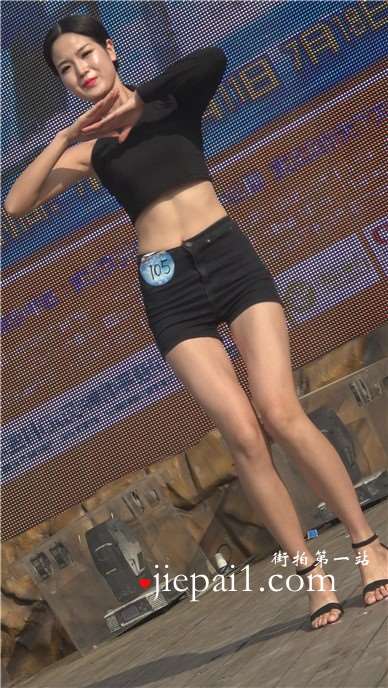 4k-身材超火辣的比基尼MM舞蹈表演。