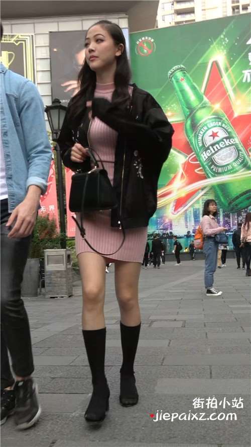 粉群街拍大美妞