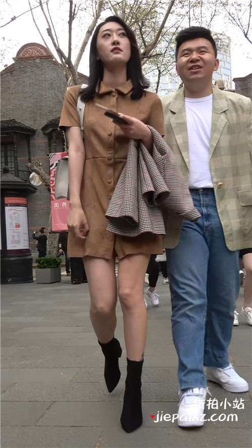 御姐范大长腿街拍美女