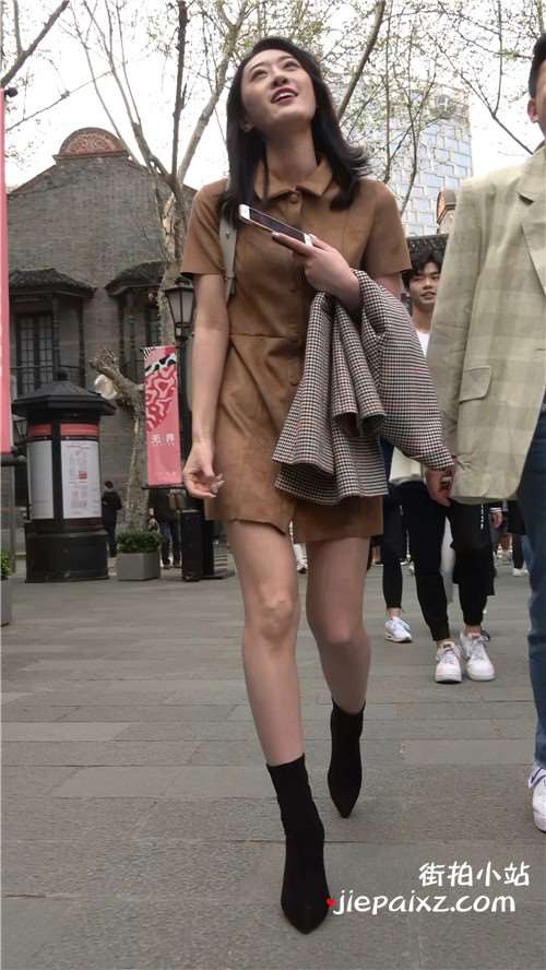 御姐范大长腿街拍美女