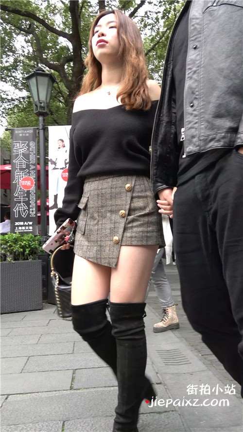 4K - 长靴美腿大波浪街拍成熟美女 [1.13 GB/MP4]