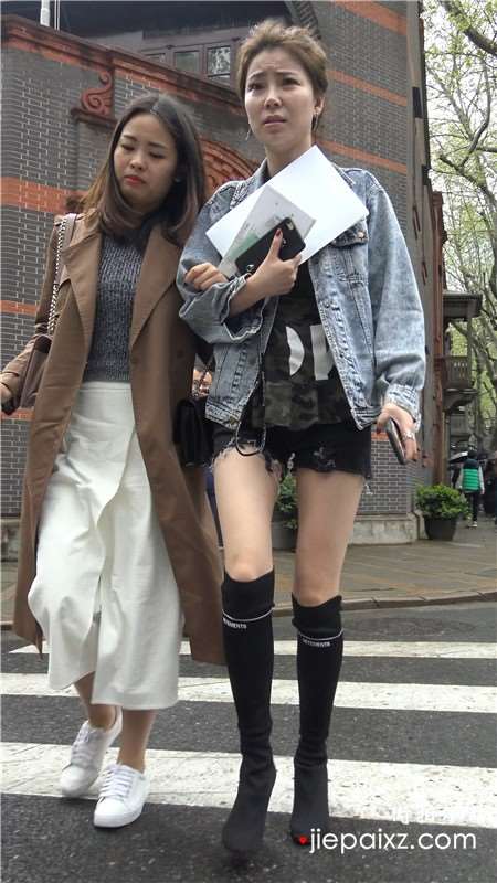 4k-街拍牛仔小外套高挑美丽动人美女 [1.26 GB]