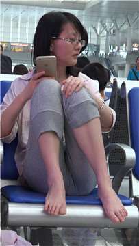 眼镜妹 [802 MB/MP4]