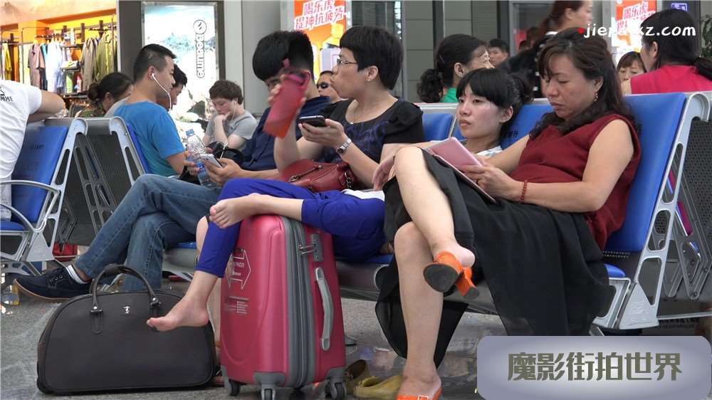 半躺着的少F [2.04 GB/MP4]
