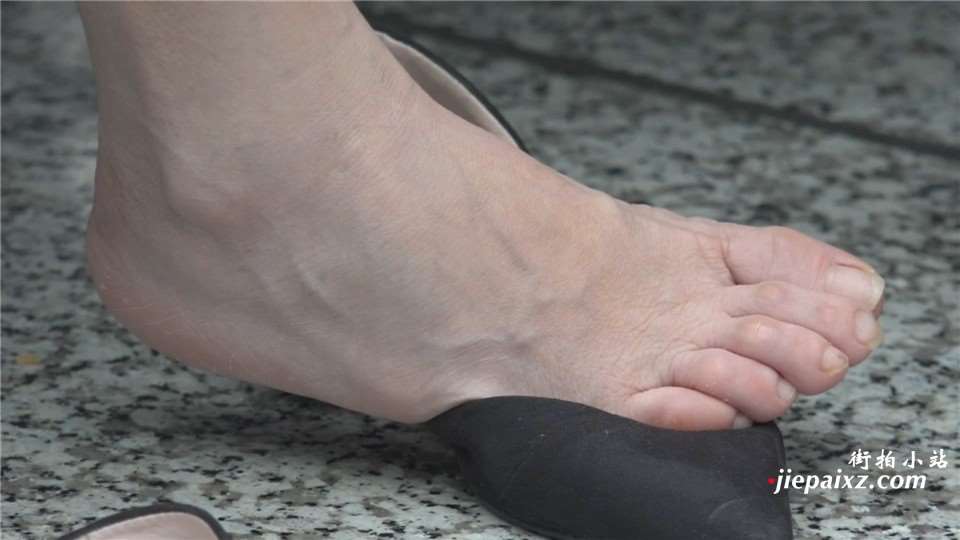 遇见美女shao妇抠脚视频 [191 MB/WMV]