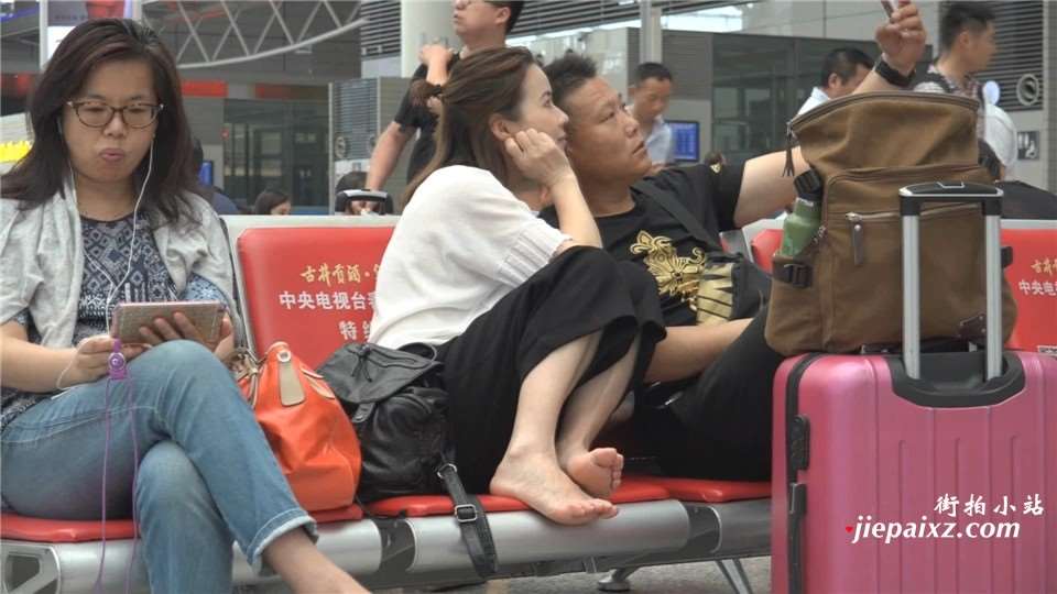遇见美女shao妇抠脚视频 [191 MB/WMV]