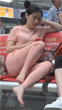 粉衣粉裤成熟美妇 [363 MB/WMV]