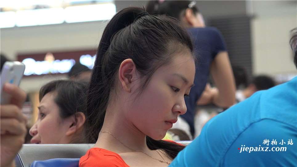 4K 银白人字拖裸足美女小姐姐 [7.01 GB]